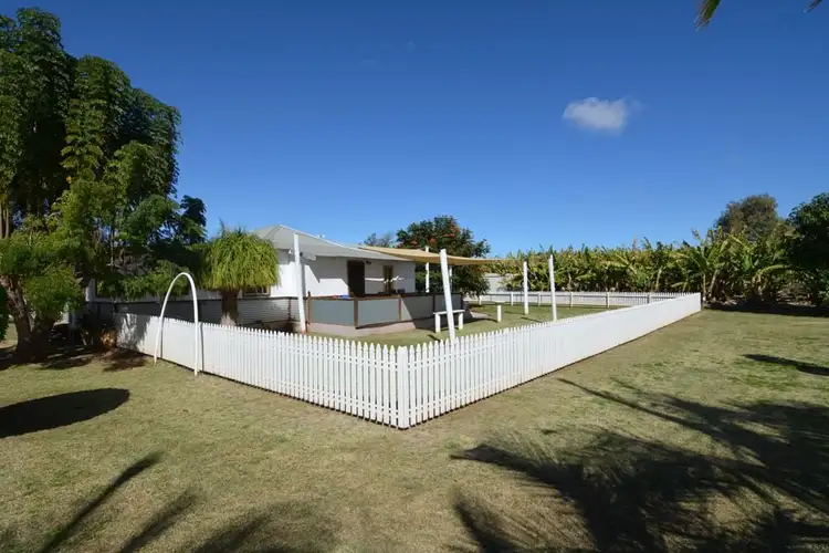 208 South River Road, Carnarvon WA 6701