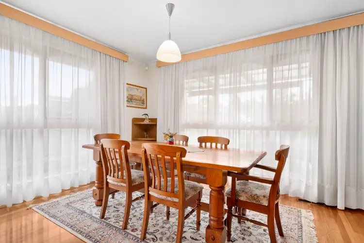 Fifth view of Homely house listing, 2 Tullimbar Circuit, Vermont South VIC 3133