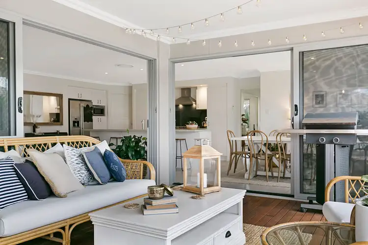 4 Carrybridge Close, Warner QLD 4500