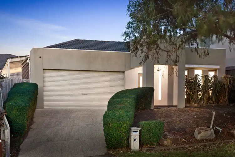 48 Clifton Park Drive, Carrum Downs VIC 3201