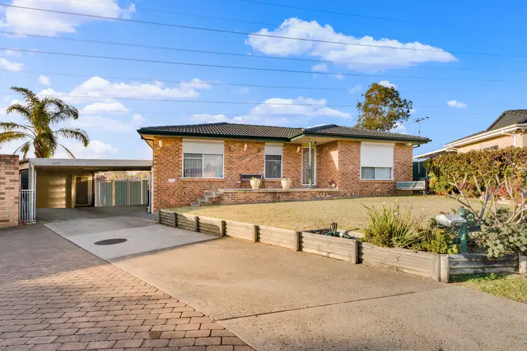 10 Rushes Place, Minto NSW 2566