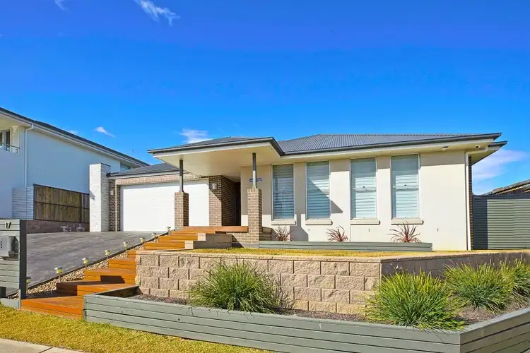 17 Highdale Terrace, Glenmore Park NSW 2745