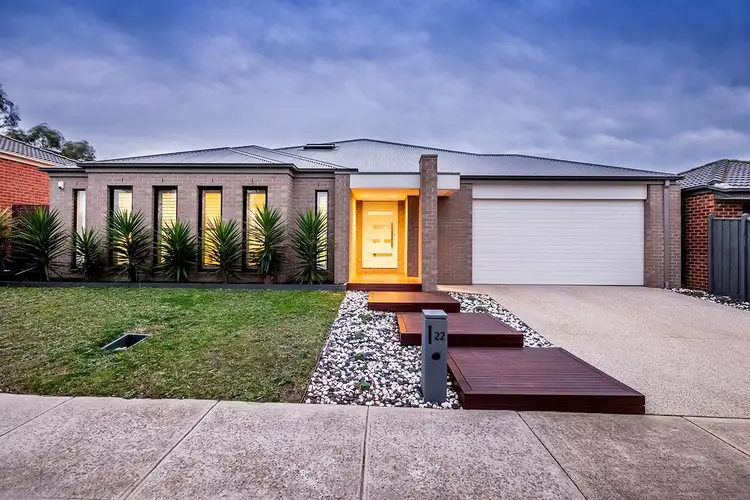 22 Yammerbook Way, Cranbourne East VIC 3977