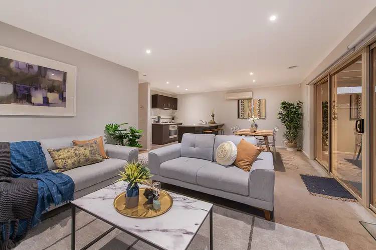 14 Tyndall Street, Cranbourne East VIC 3977