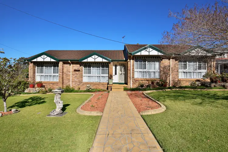 8 Walsh Crescent, North Nowra NSW 2541