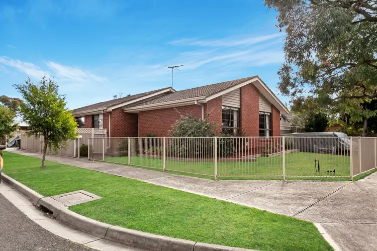 31 Hinkler Drive, Mill Park VIC 3082