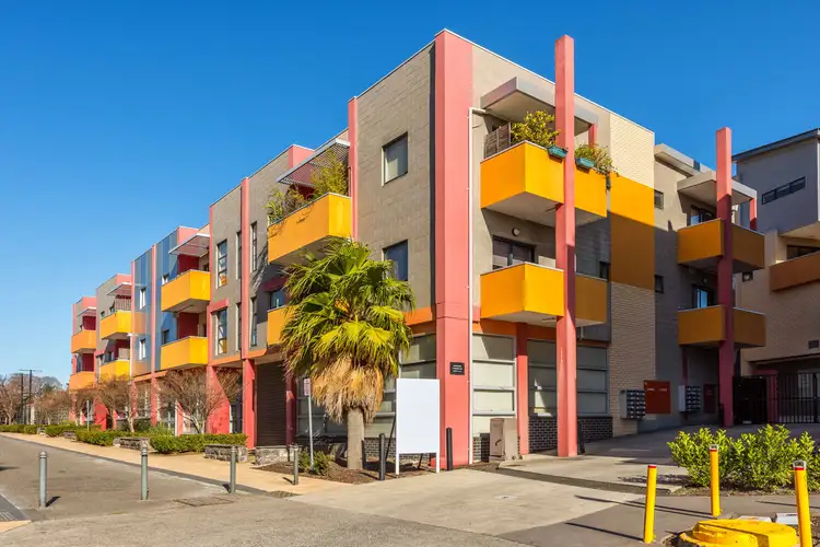 8/3 Wardens Walk, Coburg VIC 3058