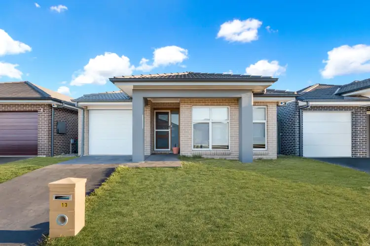13 Grantham Crescent, Denham Court NSW 2565