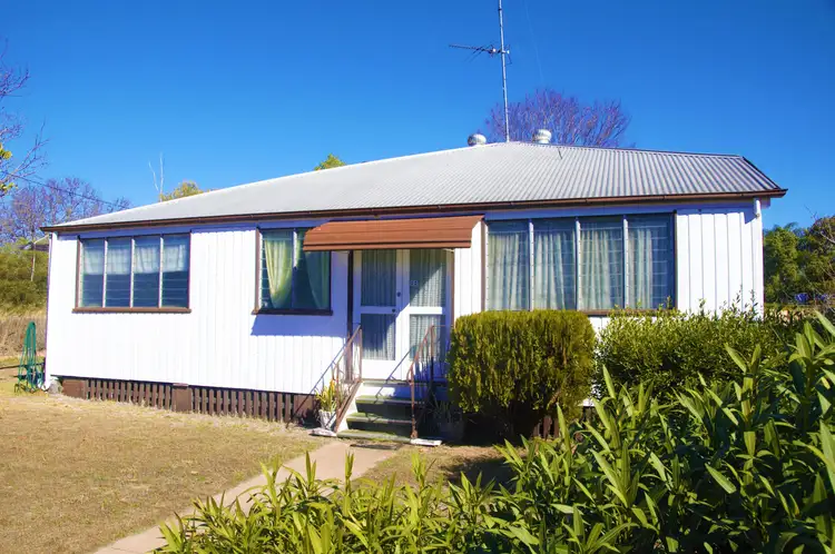 22 Mcnulty Street, Miles QLD 4415