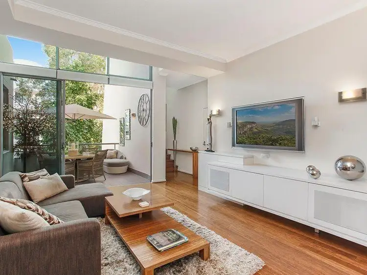 64/20-28 Bayview Street, Runaway Bay QLD 4216