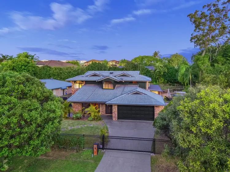 8 Peterson Place, Bridgeman Downs QLD 4035