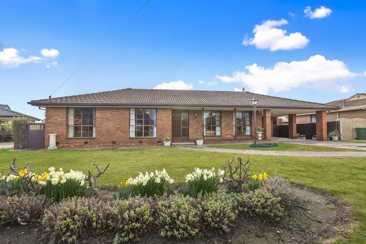 8 Woodfern Court, Highton VIC 3216
