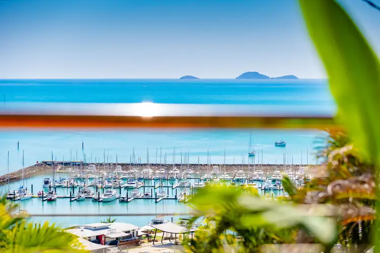 11 Kara Crescent, Airlie Beach QLD 4802