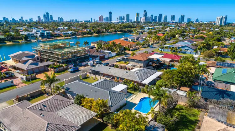 8 Waitomo Street, Broadbeach Waters QLD 4218