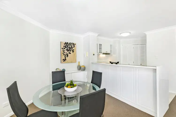 Fifth view of Homely villa listing, 6/100 Cotlew Street East, Southport QLD 4215