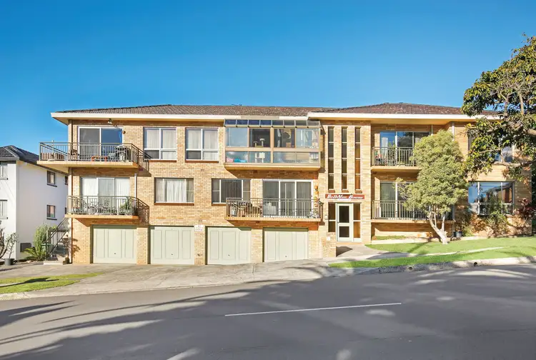 Main view of Homely unit listing, 2/8 Edward Street, Wollongong NSW 2500