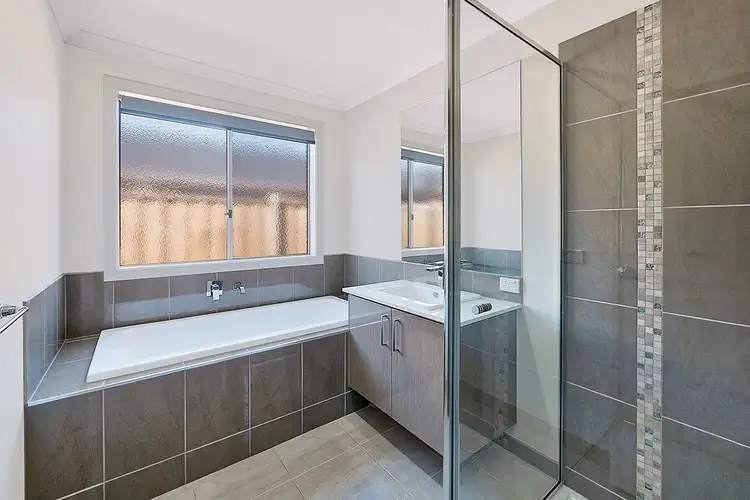 Fifth view of Homely house listing, 37 Omeara Crescent, Cranbourne East VIC 3977