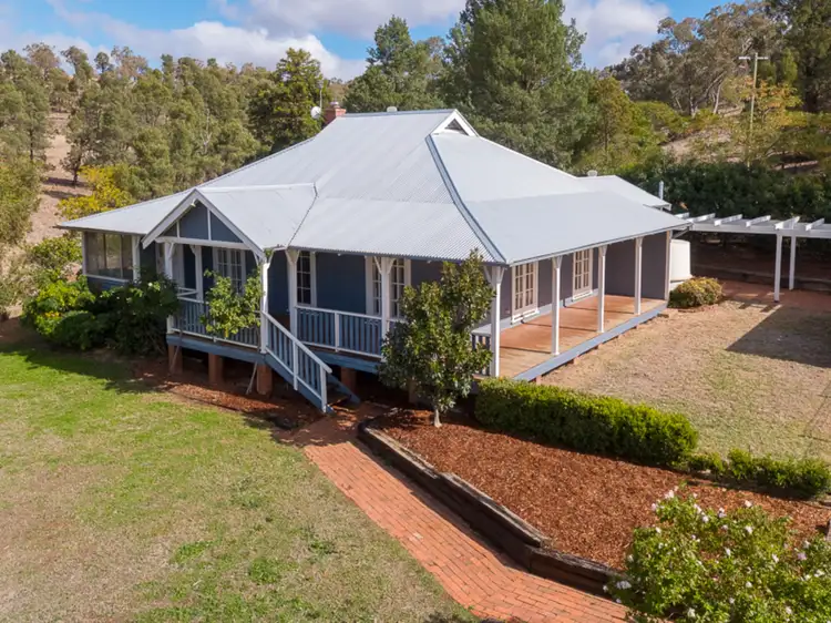 'Raymond Hill Cottage' 32R/A Benolong Road, Dubbo NSW 2830