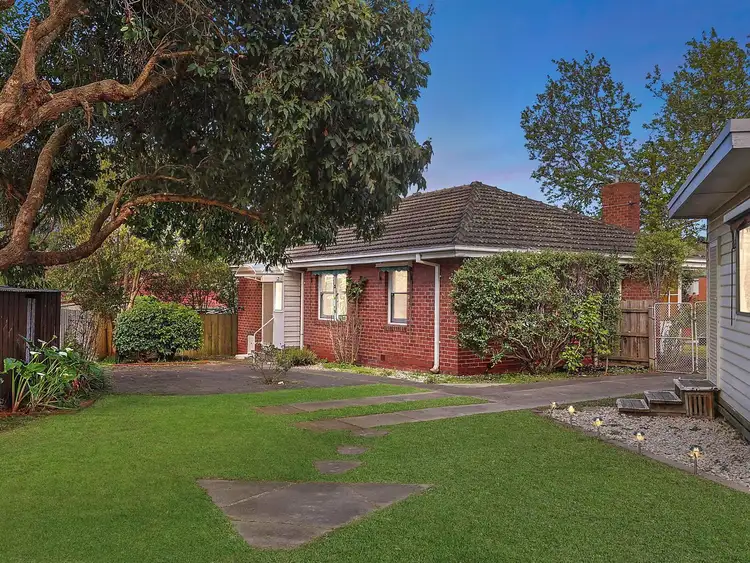 Fifth view of Homely house listing, 1 Tandara Court, Chadstone VIC 3148