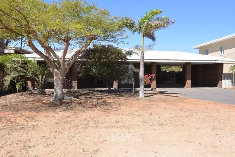 16 Gooch Street, Carnarvon WA 6701