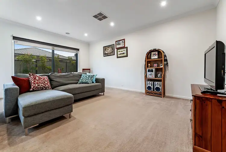 Fifth view of Homely house listing, 9 Riverway View, Craigieburn VIC 3064