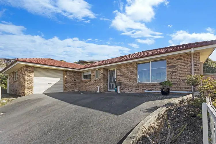 2/2 Carrera Place, Norwood TAS 7250