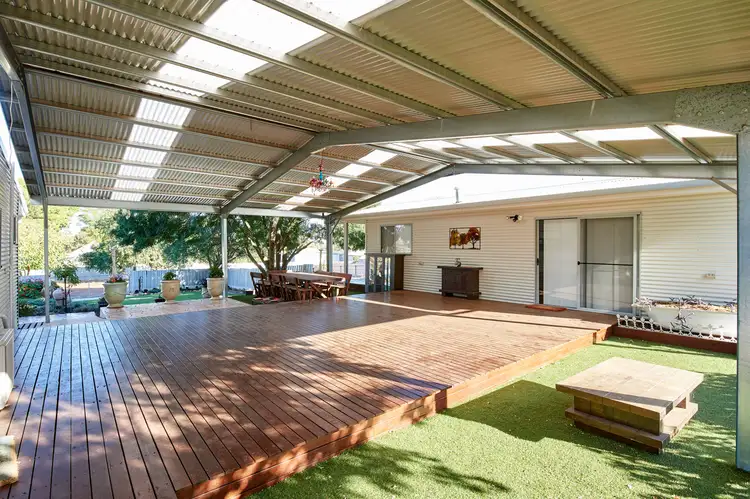 160 Cowabbie Street, Coolamon NSW 2701