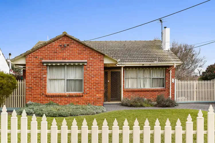 121 Sunset Boulevard, Jacana VIC 3047