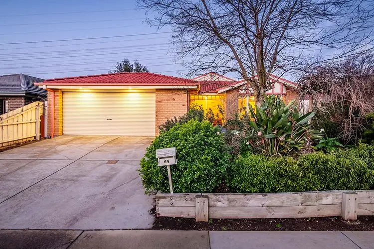 64 Scarborough Avenue, Cranbourne West VIC 3977