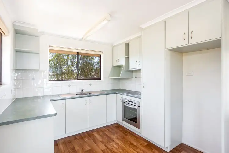 Unit 2/10 Gloucester Crescent, Darling Heights QLD 4350