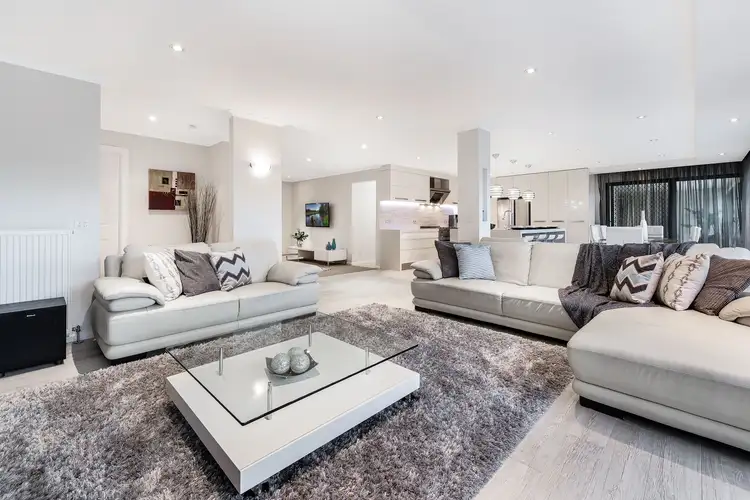 Second view of Homely house listing, 6 Iverna Close, Mulgrave VIC 3170