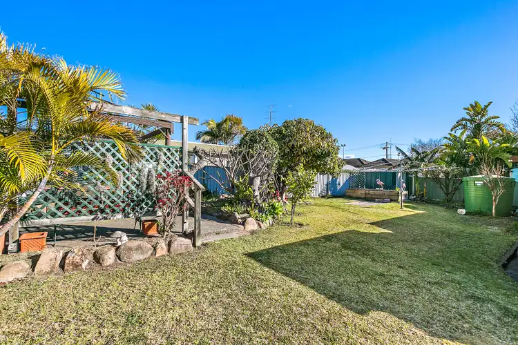 17 Gordon Avenue, Oak Flats NSW 2529