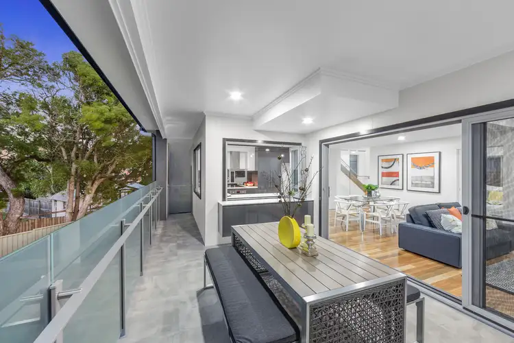 2/71 Pembroke Street, Carina QLD 4152