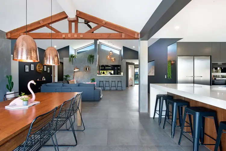 7 Cedar Place, Broadbeach Waters QLD 4218