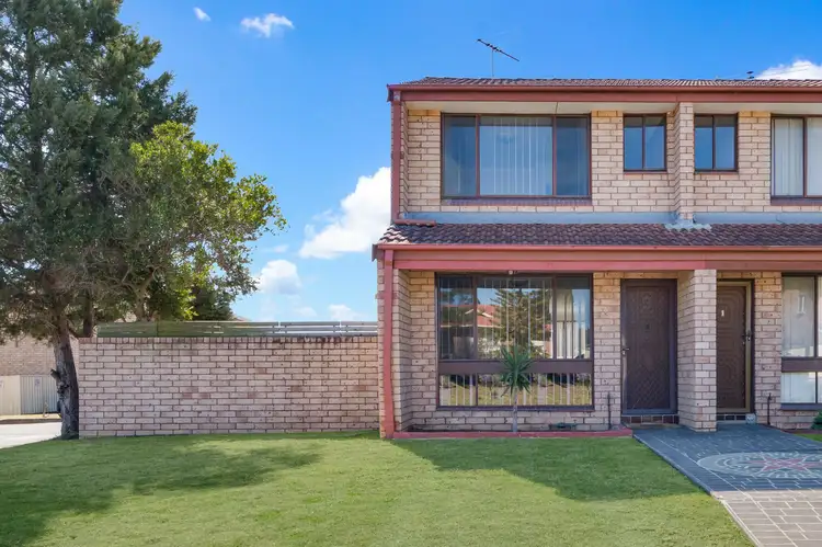 Unit 2/3 Amaranthus Place, Macquarie Fields NSW 2564