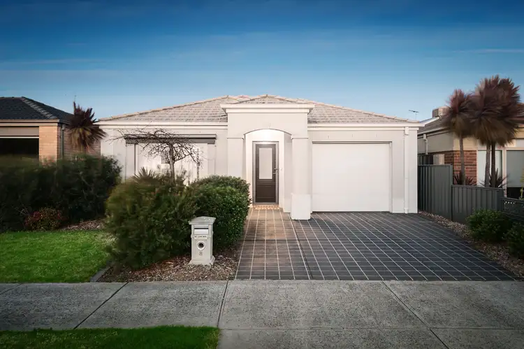 Main view of Homely house listing, 8 Persimmon Lane, Pakenham VIC 3810