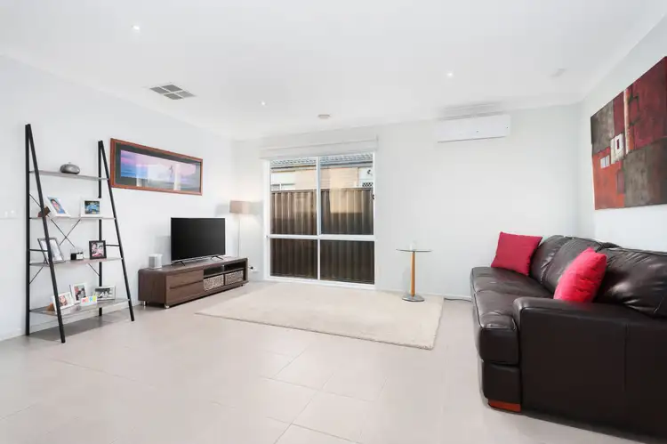 Sixth view of Homely house listing, 8 Persimmon Lane, Pakenham VIC 3810