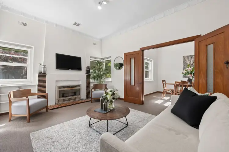 Second view of Homely house listing, 10 Rendell Court, Hughesdale VIC 3166