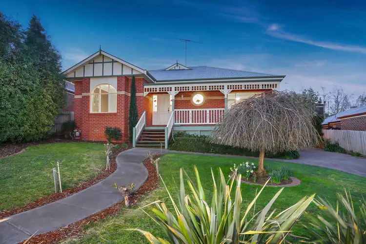 15 Victory Way, Highton VIC 3216