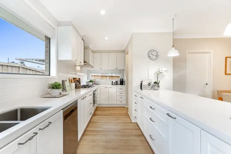 Sixth view of Homely house listing, 2 Cassara Way, Greenvale VIC 3059