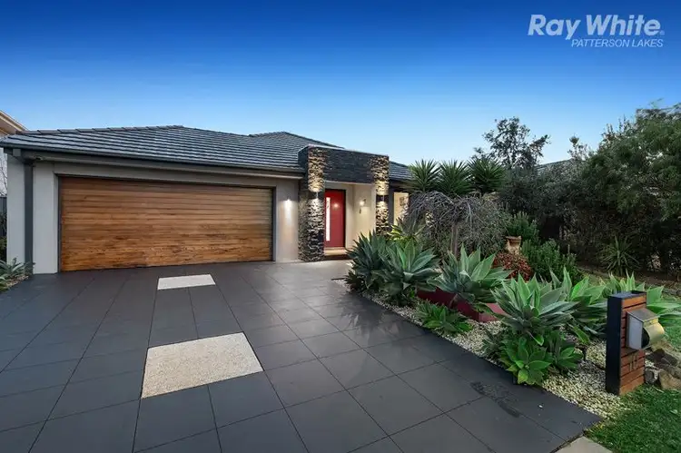 10 Binglebay Avenue, Waterways VIC 3195