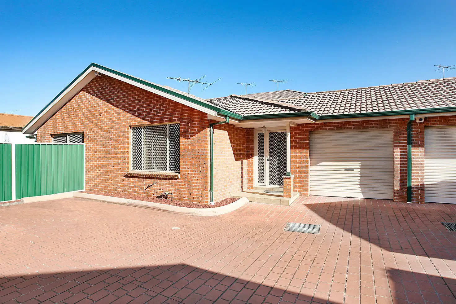 Main view of Homely townhouse listing, 7/89 Oxford Street, Smithfield NSW 2164