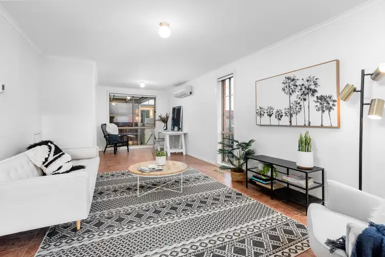 Sixth view of Homely townhouse listing, 1/33 Allwyn Crescent, Mill Park VIC 3082