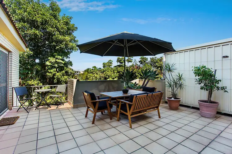 Main view of Homely unit listing, 9/18 First Avenue, Broadbeach QLD 4218