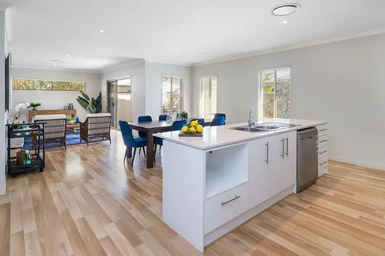 19 Rhodium Crescent, Hope Island QLD 4212