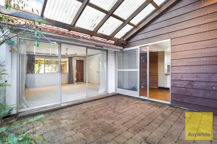 53 Goldsbrough Road, Taringa QLD 4068