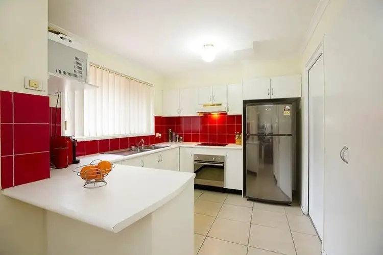 3/2 Bayton Street, Oxley Park NSW 2760