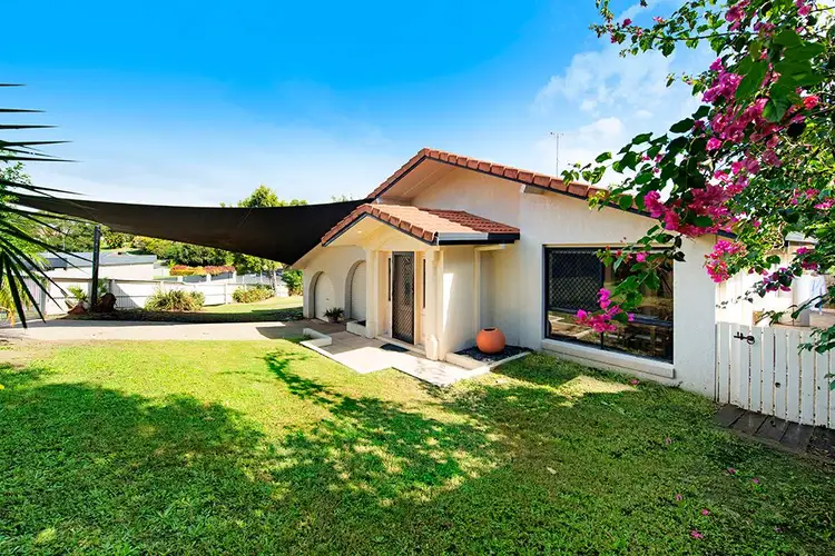 4 Warrigal Crescent, Ashmore QLD 4214
