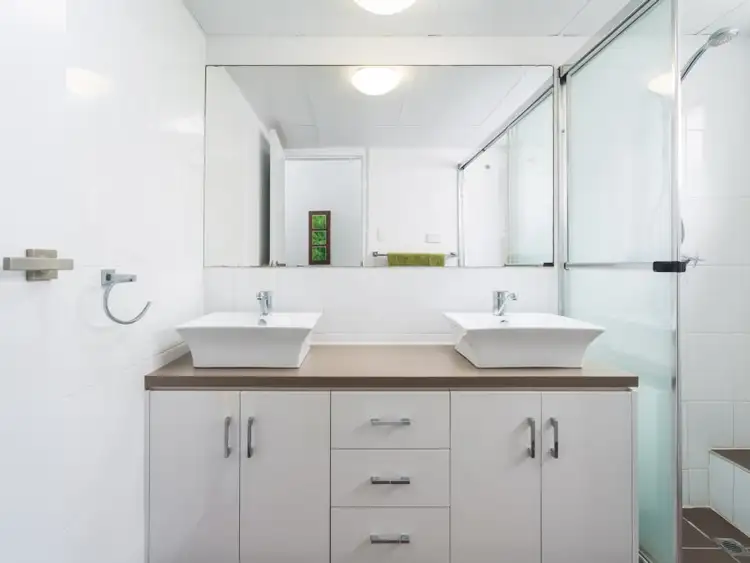 Fifth view of Homely unit listing, 3/19 Sunbrite Avenue, Mermaid Beach QLD 4218