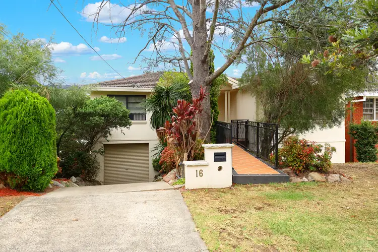 16 Jindabyne Crescent, Peakhurst Heights NSW 2210
